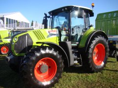 Claas Arion 640