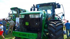 John Deere 8320R