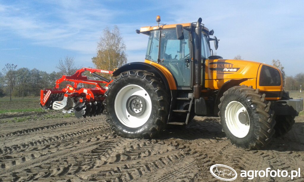 Zdjęcie traktor Renault Ares 826 Rz \u0026 Agroline