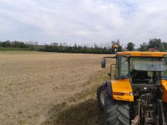 Renault Ares 826 & Quivogne