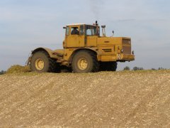 Kirovets K-700