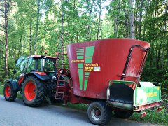 Kubota M9960 + Strautmann 1050