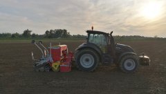 Valtra T144 + Poettinger