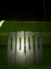 Metalowe zasuwki do siewnika Amazone D7