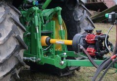 Wał przegubowo-teleskopowy firmy Waryński.