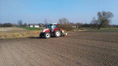 Steyr Profi 4110CVT i Kuhn Planter