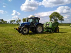 John Deere F440m & New Holland T6030
