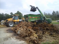 Bergmann TSW 6240 S & JCB Fastrac 3220