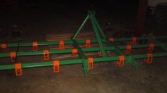 kultywator3,45m  po malowaniu rozplanowane zęby :)