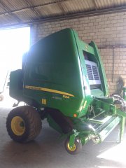 John Deere 854