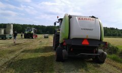 2x Claas Arion 620 Cis