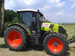 Claas Arion 420