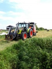 Claas Arion 430 & Kuhn vb2260