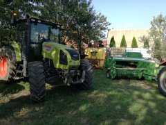 Claas Arion 430