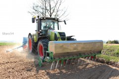 Claas Arion 640 + Monosem