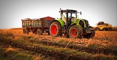 CLAAS AXION 810