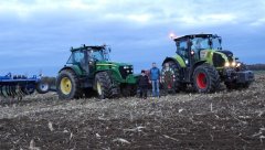 Claas Axion 830 & John Deere 7930