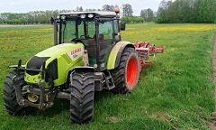 Claas Axos 330 + Unia Kombi 4.2