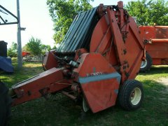 Hesston Rounder Baller 5700