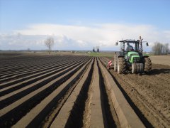 Deutz-Fahr Agrofarm 430 , Brona wirowa KUHN 3m i redliniarka 4-rzędowa