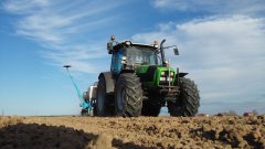 Deutz-Fahr Agrofarm 85 & Monosem NG4 Plus