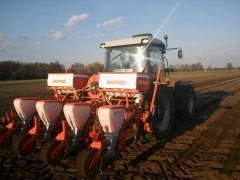 Deutz-Fahr Agrofarm + siewnik do kukurydzy Gaspardo