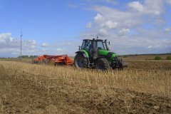 DEUTZ FAHR Agrotron 6000 / KUHN DISCOVER
