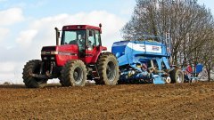 Case International Magnum 7110 & Farmet Falcon 3 Fert +