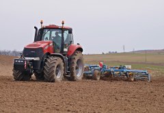 Case Magnum 340 + Farmet Kompaktomat K 600