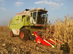 Claas Dominator 106