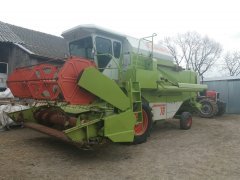 Claas Dominator 76