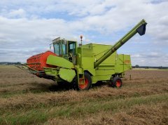 Claas Dominator 85