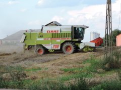 Claas Mega 208