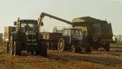 John Deere 2058