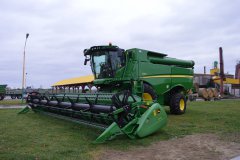 John Deere S680i