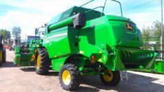 John deere W330