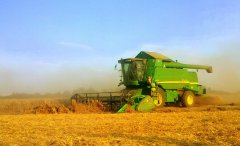John Deere W650