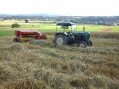 Ursus C-328 & New Holland