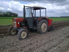 Ursus C-330 i sadzarka