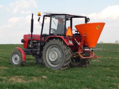 Ursus C-330 Rozsiewacz lejek