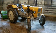 Ursus C-330 + Zamiatarka