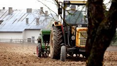 Ursus C-360 3P & Hassia DL 250