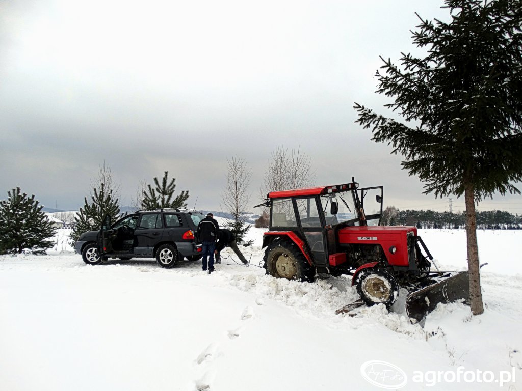 Zdjecie Ciagnik Ursus C 360 Hiundai Santa Fe Galeria Rolnicza Agrofoto