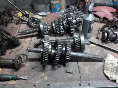 Ursus 904 -Wnętrzności skrzyni biegow