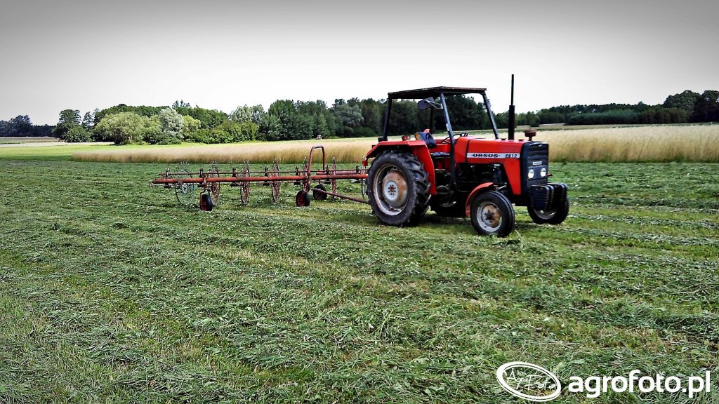 obraz-ciagnik-ursus-2812-agromet-z211-2-id-652109-galeria-rolnicza