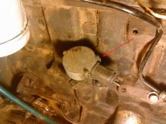 Clayson 1540 nieznane urządzenie przy silniku