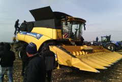 New Holland CR10.90