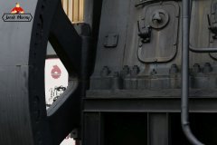 Przed jedną z hal byłych zakładów Ursus...