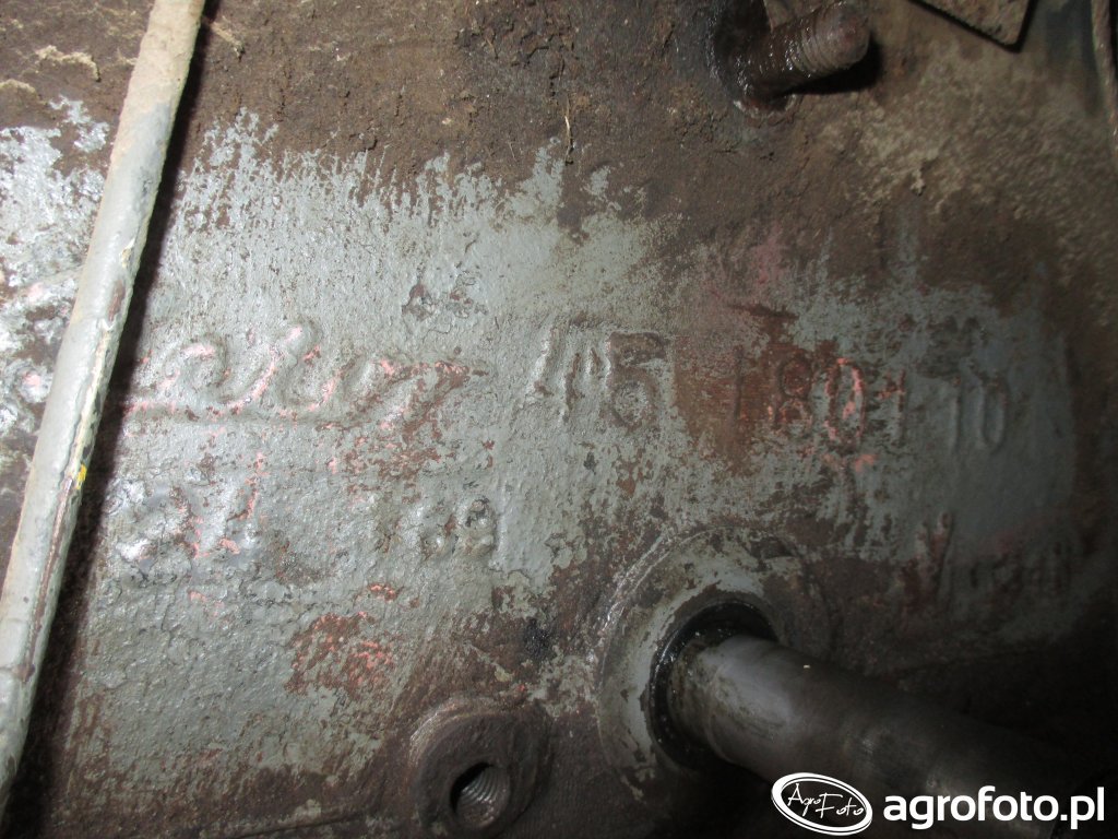 Zetor - numery na bloku