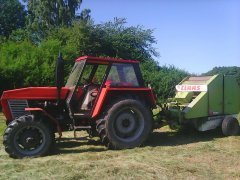 Zetor 10045 i Claas Rollant 44